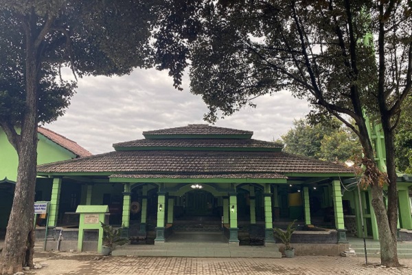 Bukti Sejarah Pesantren Takeran Tertulis di Masjid Jamik Pesantren