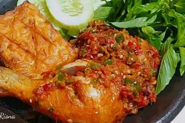 TasteAtlas Memilih Ayam Penyet Sebagai Hidangan Terfavourite