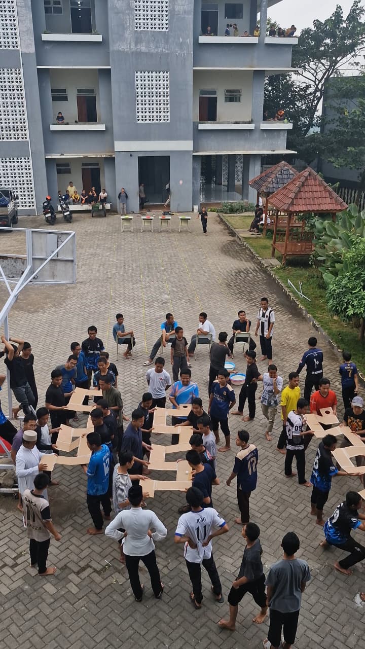 Lomba Agustusan yang diselenggarakan oleh santri Darul Hijrah Salam di HUT Kemerdekaan RI ke 80